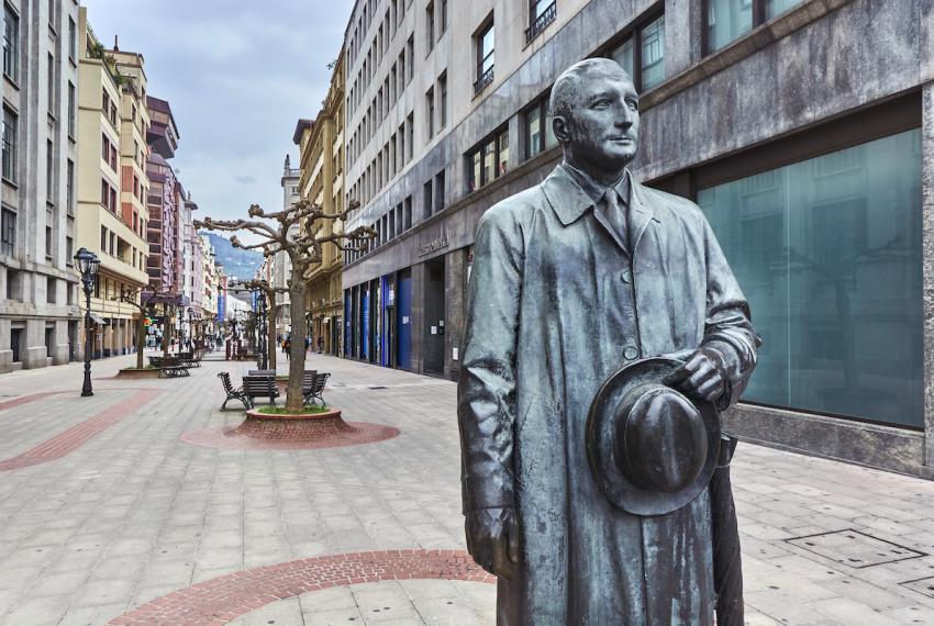 Agirre Lehendakariaren estatua @Bilboko Udala