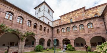 Urdazubiko monasterioko klaustroa ©Fototeka Nafarroa-Francis Vaquero